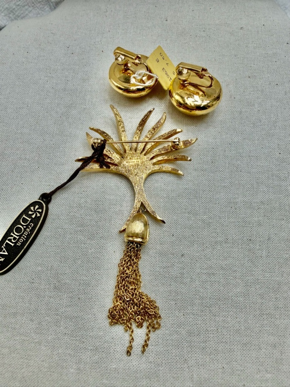 D’Orlan Mid Century Modern Tassel Gold Brooch and clip earrings #36set - Picture 2 of 3
